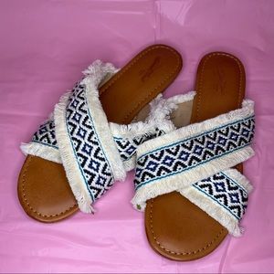 Universal Thread cross strap sandals